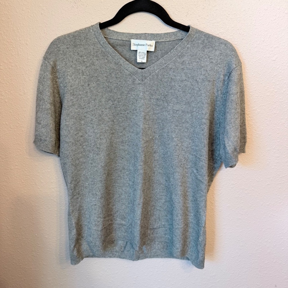 Stephanie Parks Silk Cashmere V-Neck Short Sleeve Sweater Gray Womens Medium